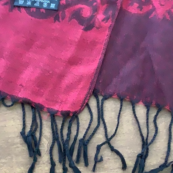 Pashmina women’s scarf - Picture 4 of 6